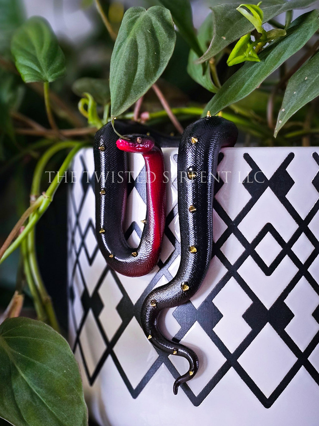 Venomous Pot Pal